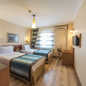 3* Hotel Q Old